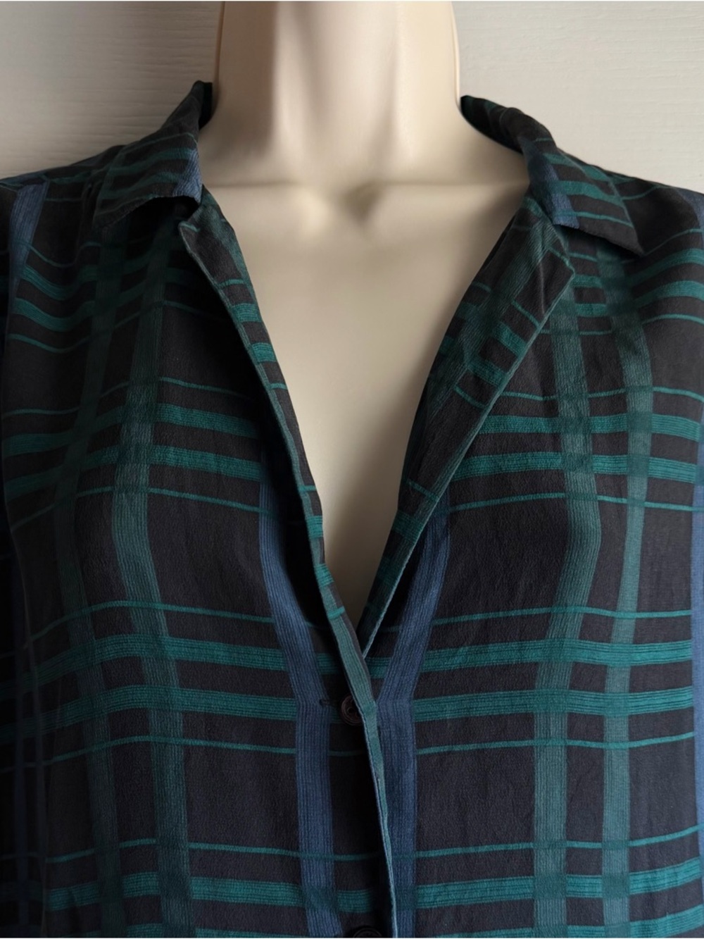 EQUIPMENT Slim Signature Silk Blouse - Picture 4 of 10